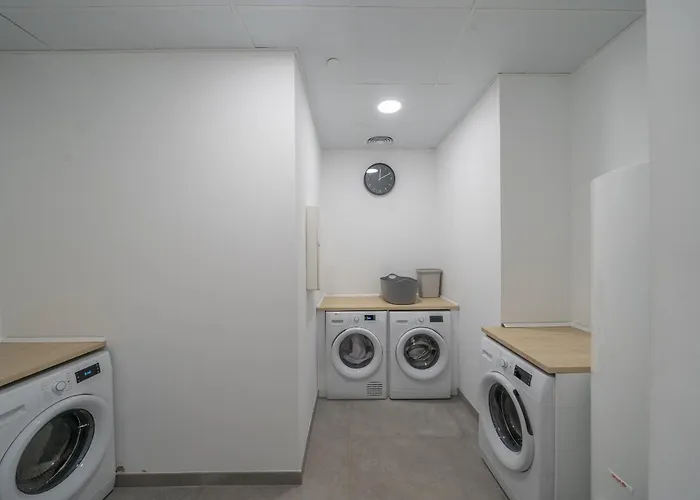 Xpce Urban 7 Skyline - Parking Free